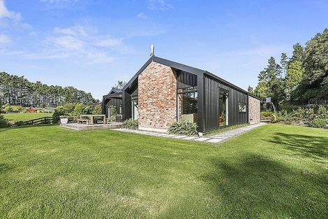 Photo of property in 68 Parrs Road, Hurworth, New Plymouth, 4371