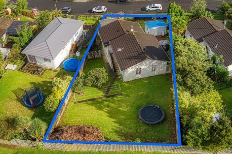 Photo of property in 32 Glenbervie Crescent, Massey, Auckland, 0614