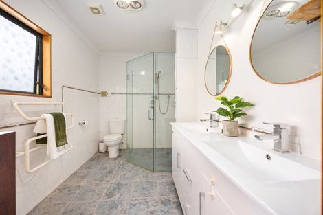 Photo of property in 33 Treetops Way, Bayview, Auckland, 0629