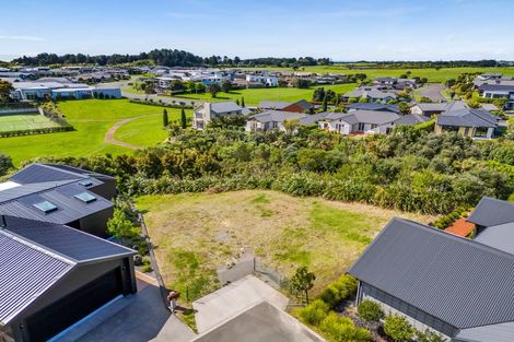 Photo of property in 10 Kakariki Lane, Waiwhakaiho, New Plymouth, 4312