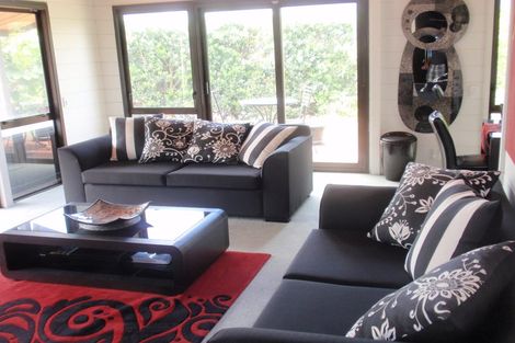 Photo of property in 10 Jane Street, Waikanae Beach, Waikanae, 5036