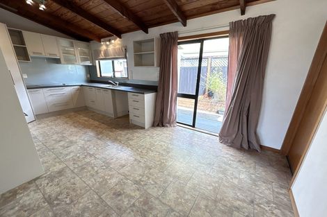 Photo of property in 14a Chablis Place, Henderson, Auckland, 0612