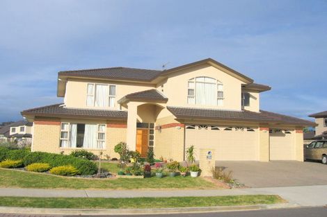 Photo of property in 2 Dalcross Drive, Flat Bush, Auckland, 2016