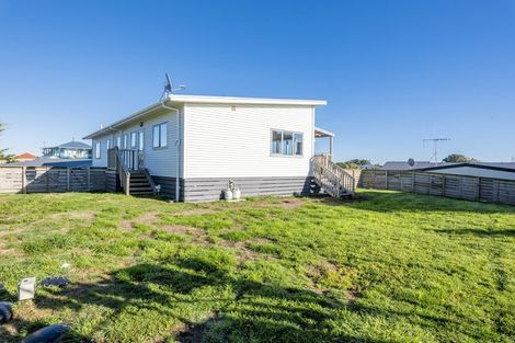 Photo of property in 10 Sylvia Way, Te Horo Beach, Otaki, 5581
