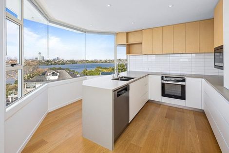 Photo of property in 4/90 Kitchener Road, Milford, Auckland, 0620