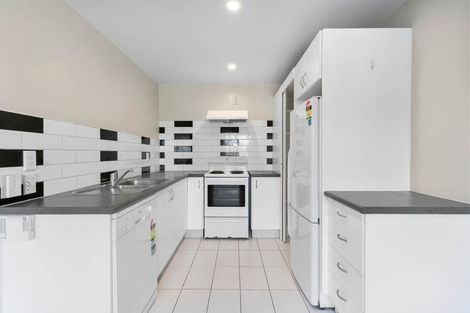 Photo of property in 2/93a Kelburn Parade, Kelburn, Wellington, 6012