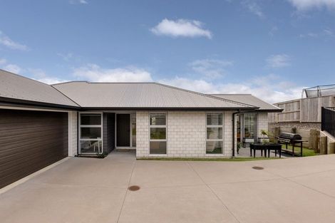 Photo of property in 14 Anglers Way, Omokoroa, 3114