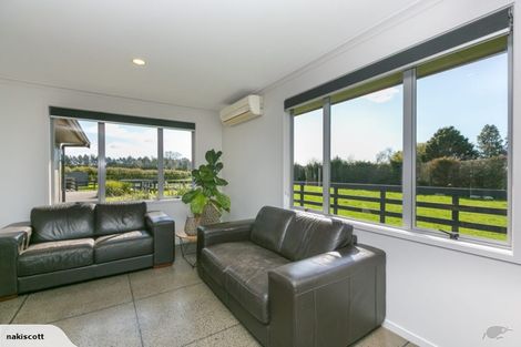 Photo of property in 563 Richmond Road, Lepperton, New Plymouth, 4373