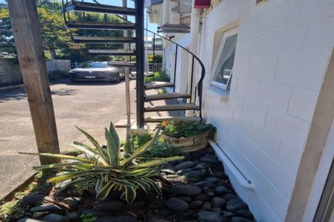 Photo of property in 1/17 Beulah Avenue, Rothesay Bay, Auckland, 0630