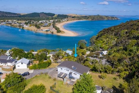 Photo of property in 3 Bush Point Road, Cable Bay, 0420