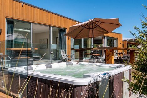 Photo of property in 46 Tui Drive, Mount Creighton, Queenstown, 9371