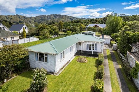 Photo of property in 21 Wellington Road, Wainuiomata, Lower Hutt, 5014