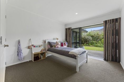 Photo of property in 2 Masefield Terrace, Kelvin Grove, Palmerston North, 4414