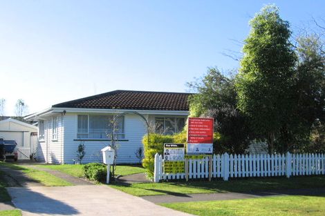 Photo of property in 8 Dover Road, St Andrews, Hamilton, 3200