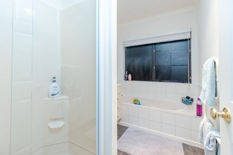 Photo of property in 11 Greenough Place, Rototuna, Hamilton, 3210