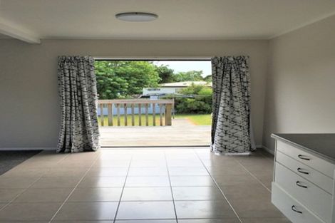 Photo of property in 553 Swanson Road, Ranui, Auckland, 0612