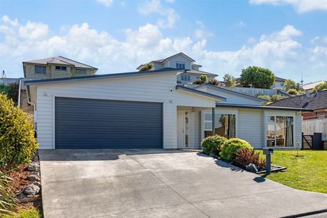 Photo of property in 18 Dusky Crescent, Aotea, Porirua, 5024