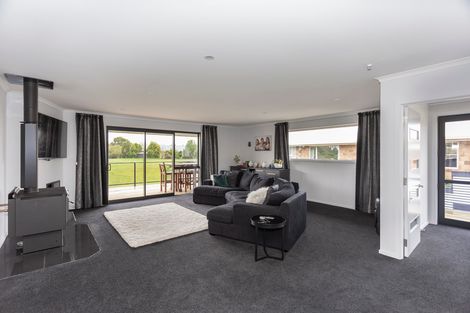 Photo of property in 13 Grove Avenue, Weston, Oamaru, 9401