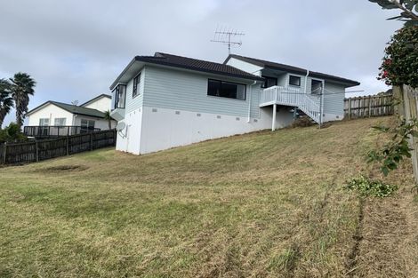 Photo of property in 19 Jumento Place, Unsworth Heights, Auckland, 0632