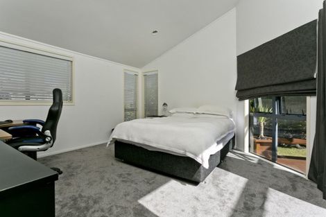 Photo of property in 12 Capri Place, Unsworth Heights, Auckland, 0632