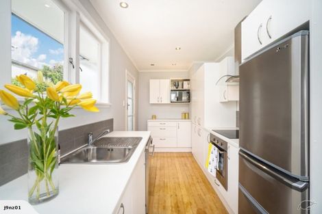 Photo of property in 3/10 Coroglen Avenue, Birkenhead, Auckland, 0626