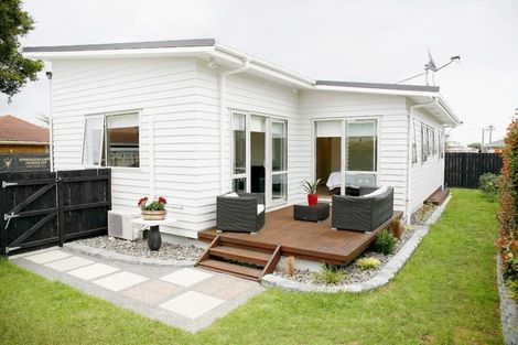 Photo of property in 24a Bunnythorpe Road, Papakura, 2110