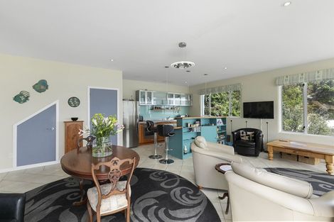 Photo of property in 516 Marine Drive, Sunshine Bay, Lower Hutt, 5013