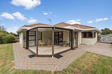 Photo of property in 11 Rosebank Avenue, Kelvin Grove, Palmerston North, 4414