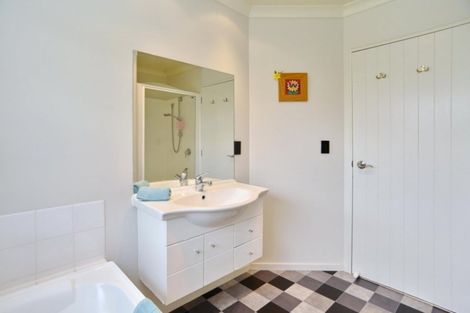 Photo of property in 10 Willowside Place, Amberley, 7410