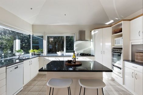 Photo of property in 58 Tindalls Bay Road, Tindalls Beach, Whangaparaoa, 0930