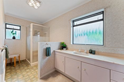 Photo of property in 11 Rosebank Avenue, Kelvin Grove, Palmerston North, 4414