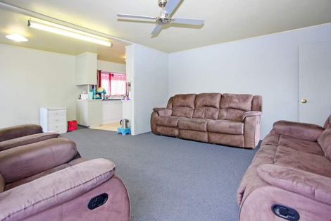 Photo of property in 3 Carter Place, Manurewa, Auckland, 2102