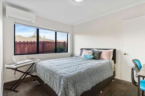 Photo of property in 7 Reremanu Place, Weymouth, Auckland, 2103