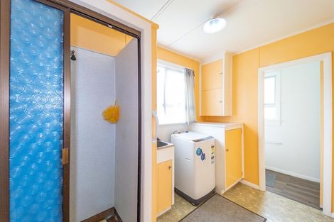 Photo of property in 24 Brassey Street, Waverley, 4510