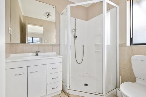 Photo of property in 47 Magic Way, Randwick Park, Auckland, 2105