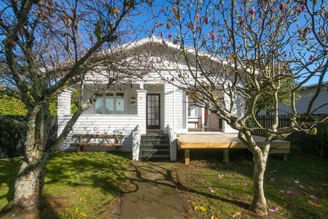 Photo of property in 10 Walmer Road, Point Chevalier, Auckland, 1022