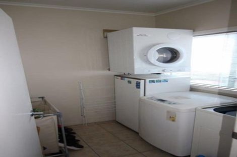 Photo of property in 30 Grove Road, Papakura, 2110