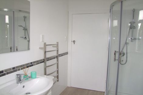 Photo of property in 9 Ossian Street, Milton, 9220