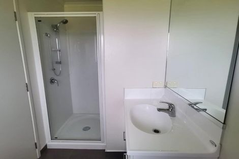 Photo of property in 13 Kamahi Place, One Tree Point, 0118