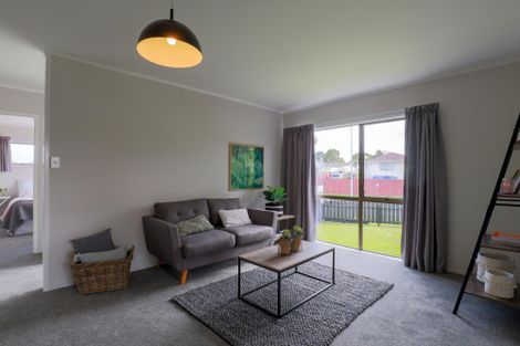 Photo of property in 15 Rangataua Place, Manurewa, Auckland, 2102