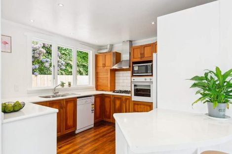 Photo of property in 27 Hathaway Avenue, Karori, Wellington, 6012