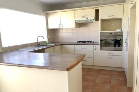 Photo of property in 4 Chapletown Drive, East Tamaki, Auckland, 2016