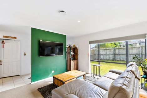 Photo of property in 12 Roy Maloney Drive, Henderson, Auckland, 0612