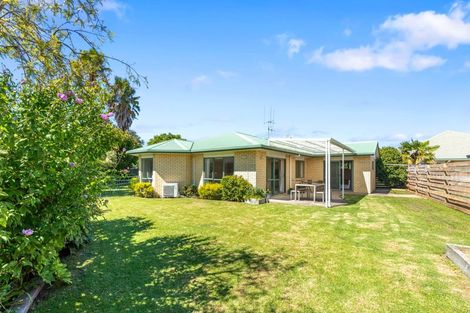 Photo of property in 96 Evans Road, Papamoa Beach, Papamoa, 3118