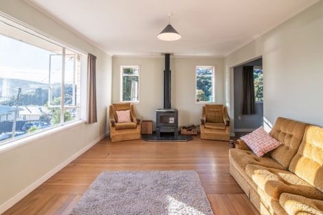 Photo of property in 7 Watson Street, Akaroa, 7520