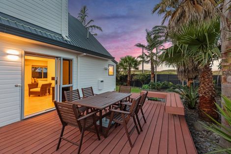 Photo of property in 338 Papamoa Beach Road, Papamoa Beach, Papamoa, 3118