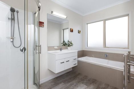 Photo of property in 12 Rotoiti Way, Poraiti, Napier, 4112