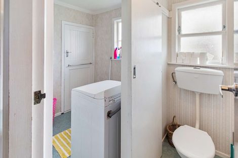 Photo of property in 4 Omori Place, Castlecliff, Whanganui, 4501