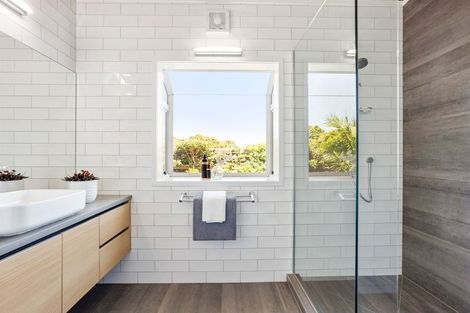 Photo of property in 4 Gladys Avenue, Glenfield, Auckland, 0629