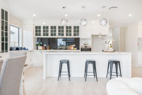 Photo of property in 3 Aklander Rise, Flat Bush, Auckland, 2019